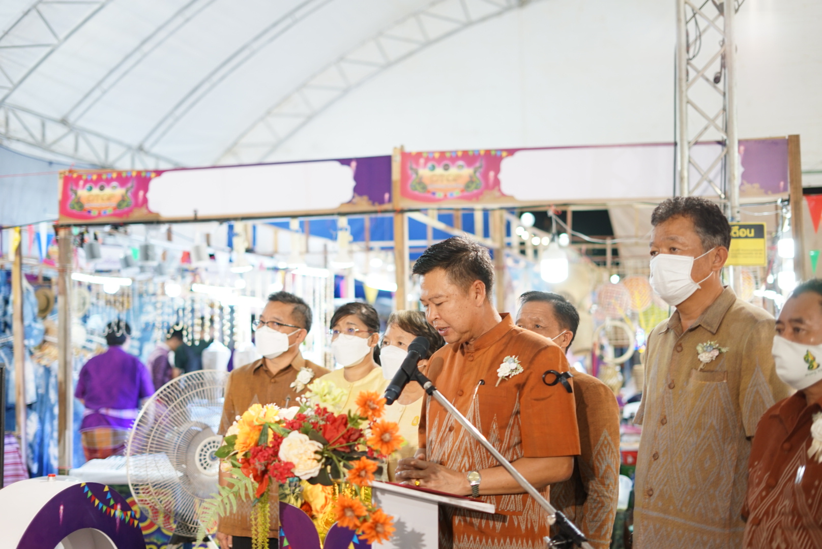 พัฒนาชุมชนจังหวัดหนองคาย จัดงาน OTOP บั้งไฟพญานาคโลก เพื่อแลกเปลี่ยนเรียนรู้ การผลิต การจำหน่ายสินค้าร่วมกัน และเพิ่มช่องทางการตลาดให้กับผู้ผลิต ผู้ประกอบการ OTOP