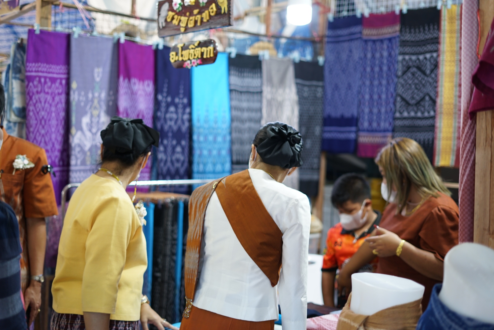 พัฒนาชุมชนจังหวัดหนองคาย จัดงาน OTOP บั้งไฟพญานาคโลก เพื่อแลกเปลี่ยนเรียนรู้ การผลิต การจำหน่ายสินค้าร่วมกัน และเพิ่มช่องทางการตลาดให้กับผู้ผลิต ผู้ประกอบการ OTOP