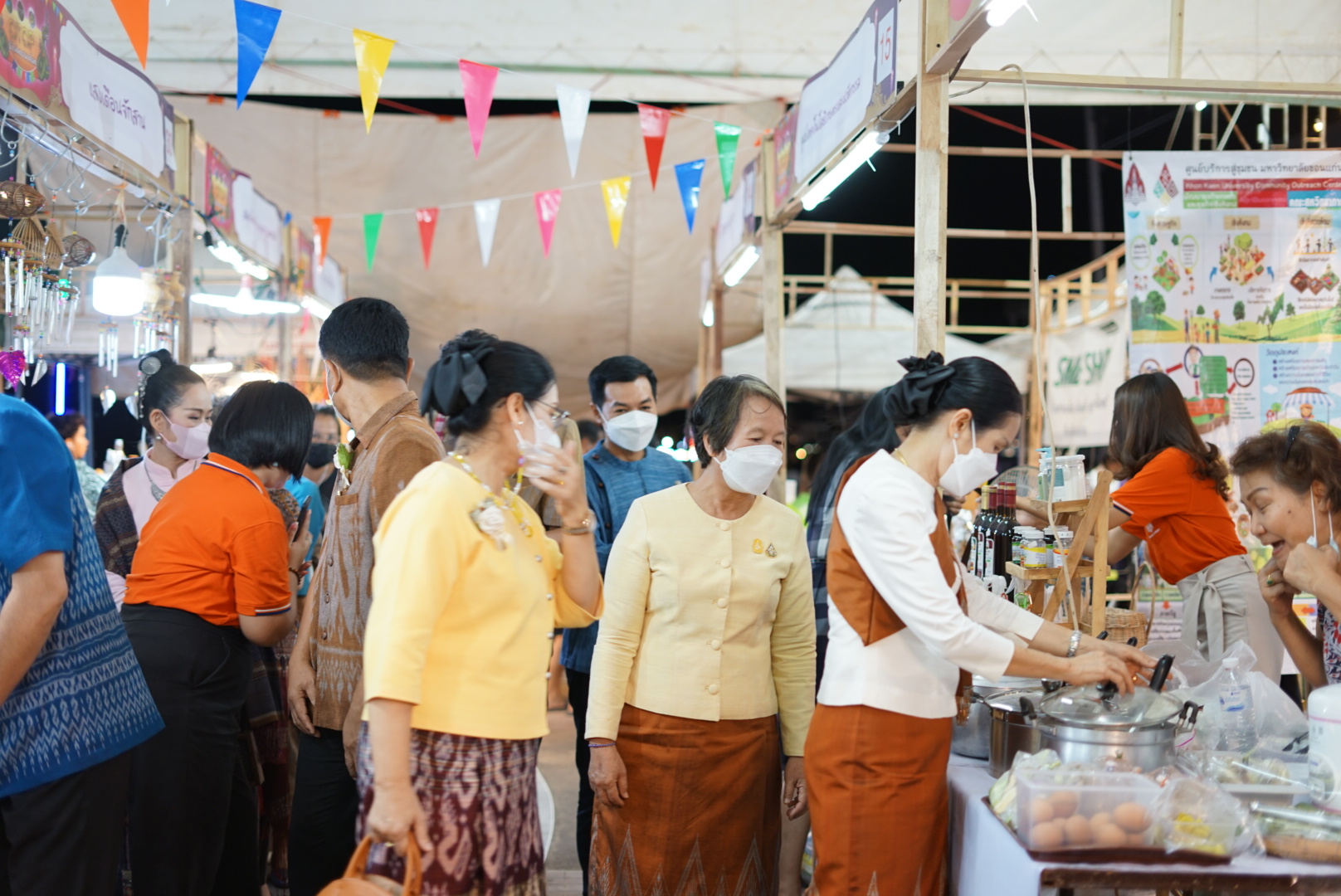 พัฒนาชุมชนจังหวัดหนองคาย จัดงาน OTOP บั้งไฟพญานาคโลก เพื่อแลกเปลี่ยนเรียนรู้ การผลิต การจำหน่ายสินค้าร่วมกัน และเพิ่มช่องทางการตลาดให้กับผู้ผลิต ผู้ประกอบการ OTOP