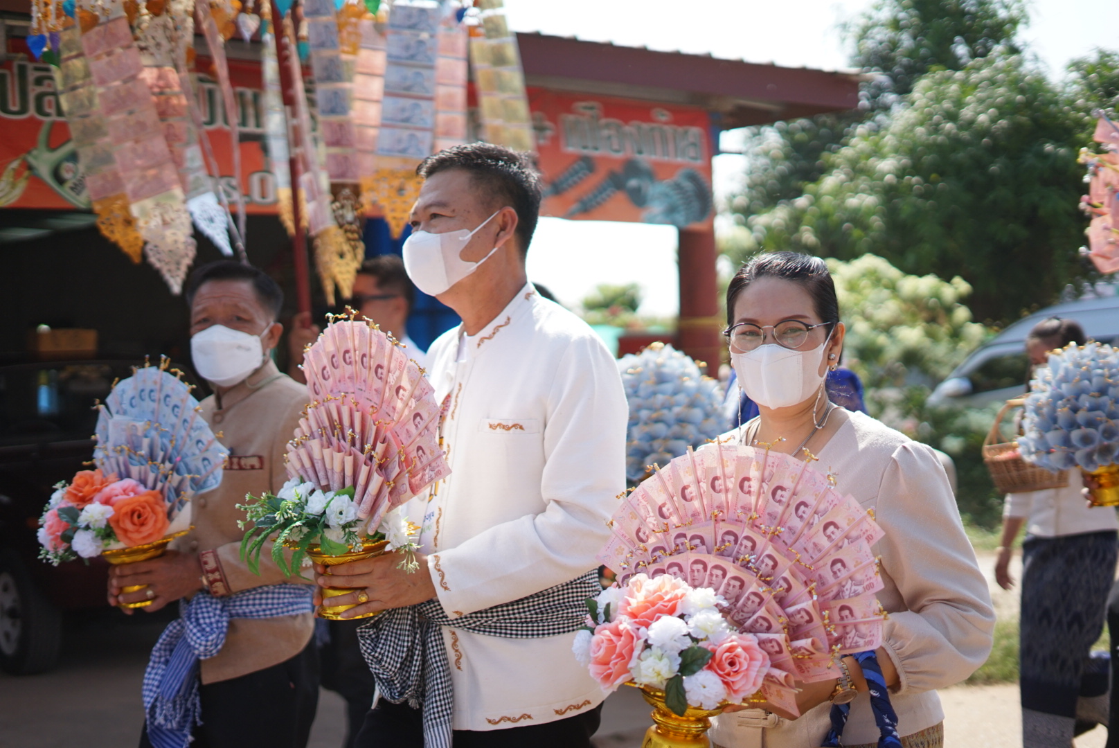 พช.หนองคาย ร่วม พิธีทอดกฐินสามัคคี กองทุนหมู่บ้านและชุมชนเมืองแห่งชาติ ณ วัดท่าทรายสะอาด อำเภอศรีเชียงใหม่