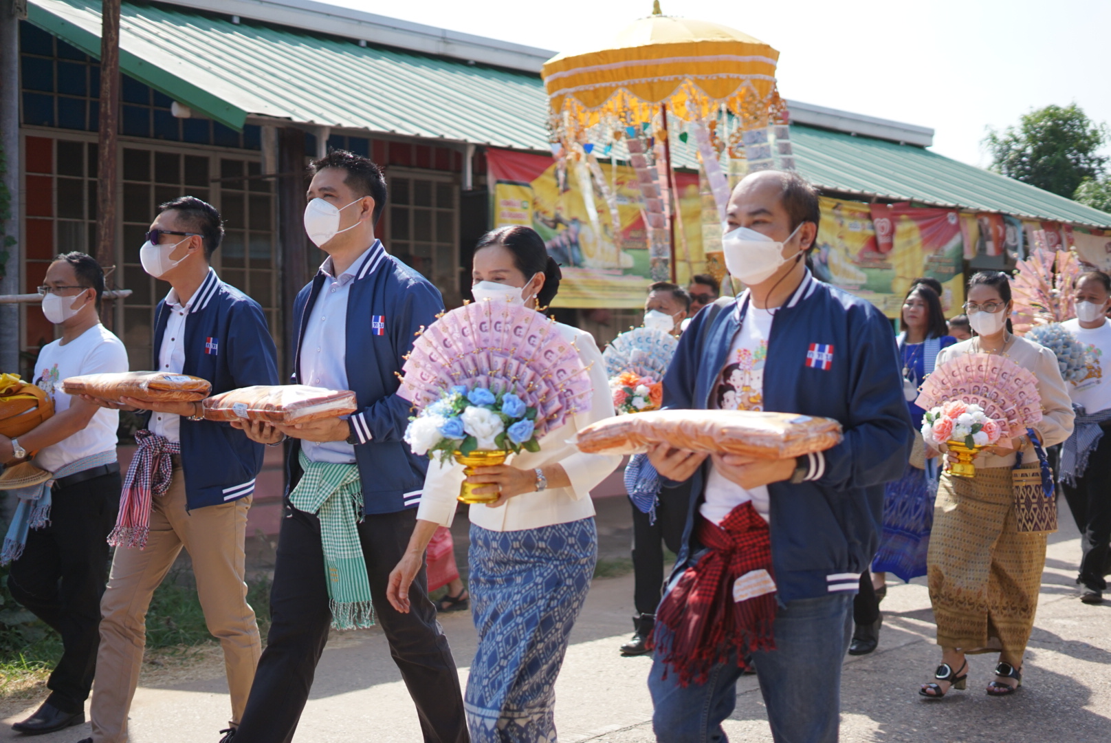 พช.หนองคาย ร่วม พิธีทอดกฐินสามัคคี กองทุนหมู่บ้านและชุมชนเมืองแห่งชาติ ณ วัดท่าทรายสะอาด อำเภอศรีเชียงใหม่