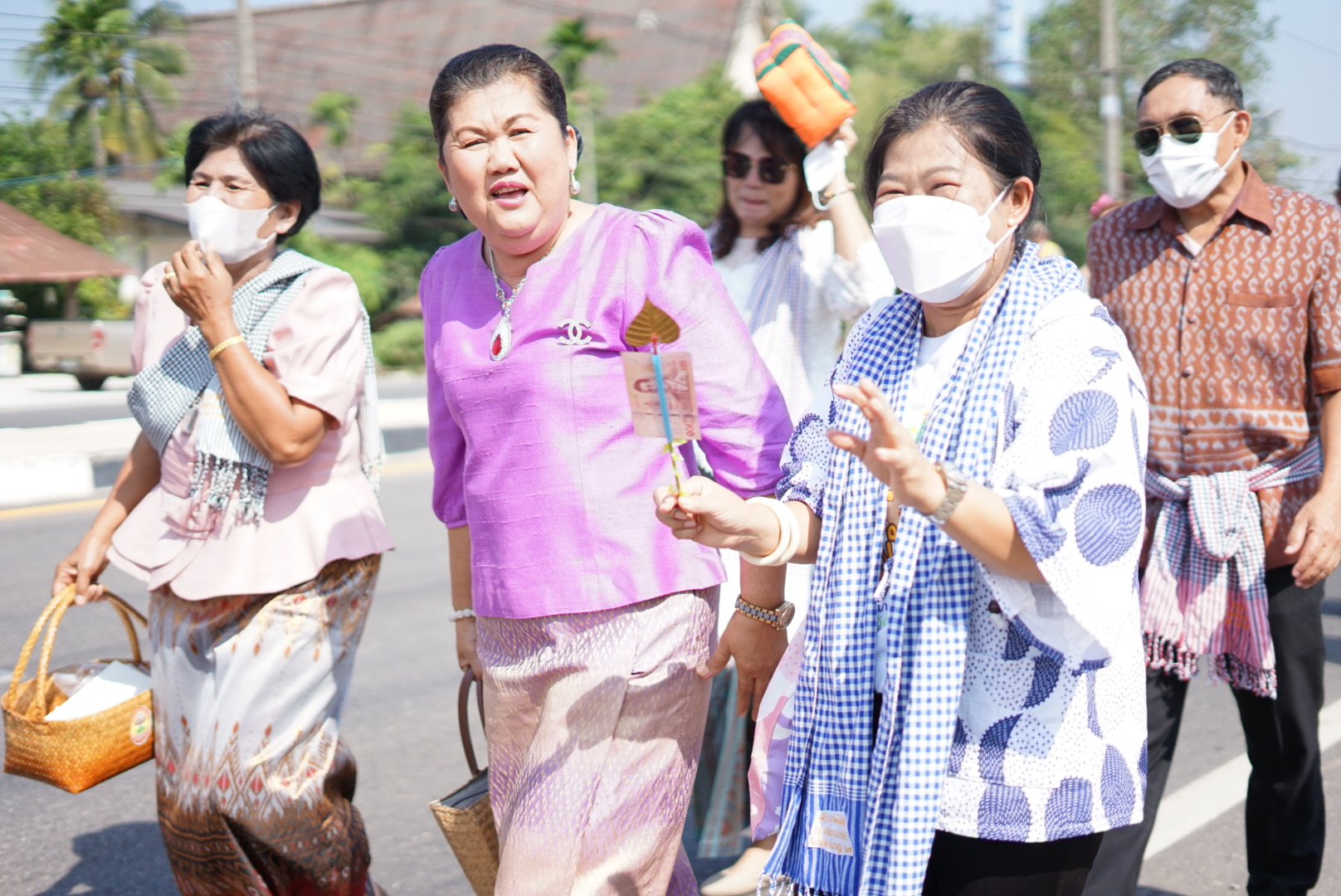 พช.หนองคาย ร่วม พิธีทอดกฐินสามัคคี กองทุนหมู่บ้านและชุมชนเมืองแห่งชาติ ณ วัดท่าทรายสะอาด อำเภอศรีเชียงใหม่