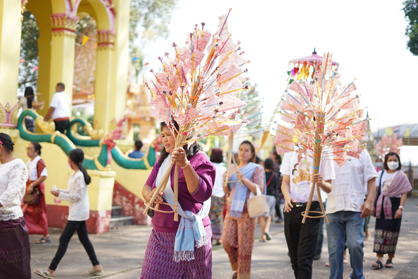 พช.หนองคาย ร่วม พิธีทอดกฐินสามัคคี กองทุนหมู่บ้านและชุมชนเมืองแห่งชาติ ณ วัดท่าทรายสะอาด อำเภอศรีเชียงใหม่