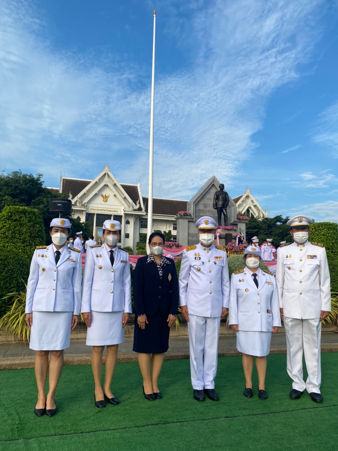 พช.หนองคาย ร่วมงานรัฐพิธีถวายราชสักการะเนื่องในวันคล้ายวันสวรรคต พระบาทสมเด็จพระจุลจอมเกล้าเจ้าอยู่หัว