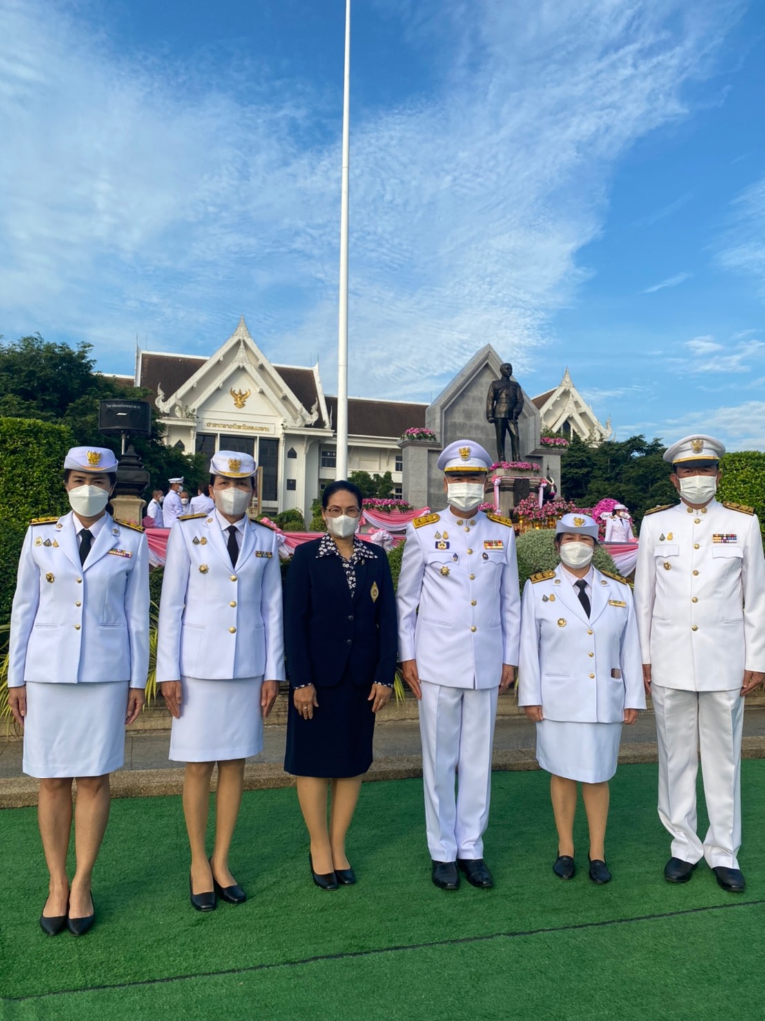 พช.หนองคาย ร่วมงานรัฐพิธีถวายราชสักการะเนื่องในวันคล้ายวันสวรรคต พระบาทสมเด็จพระจุลจอมเกล้าเจ้าอยู่หัว