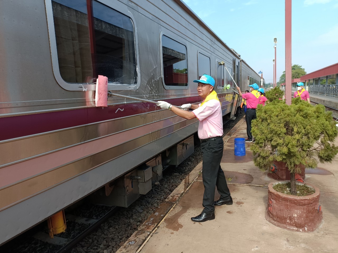 พช.หนองคาย ร่วมกิจกรรมจิตอาสาพัฒนาเนื่องในโอกาสวันคล้ายวันสวรรคตพระบาทสมเด็จพระจุลจอมเกล้าเจ้าอยู่หัว “วันปิยมหาราช”