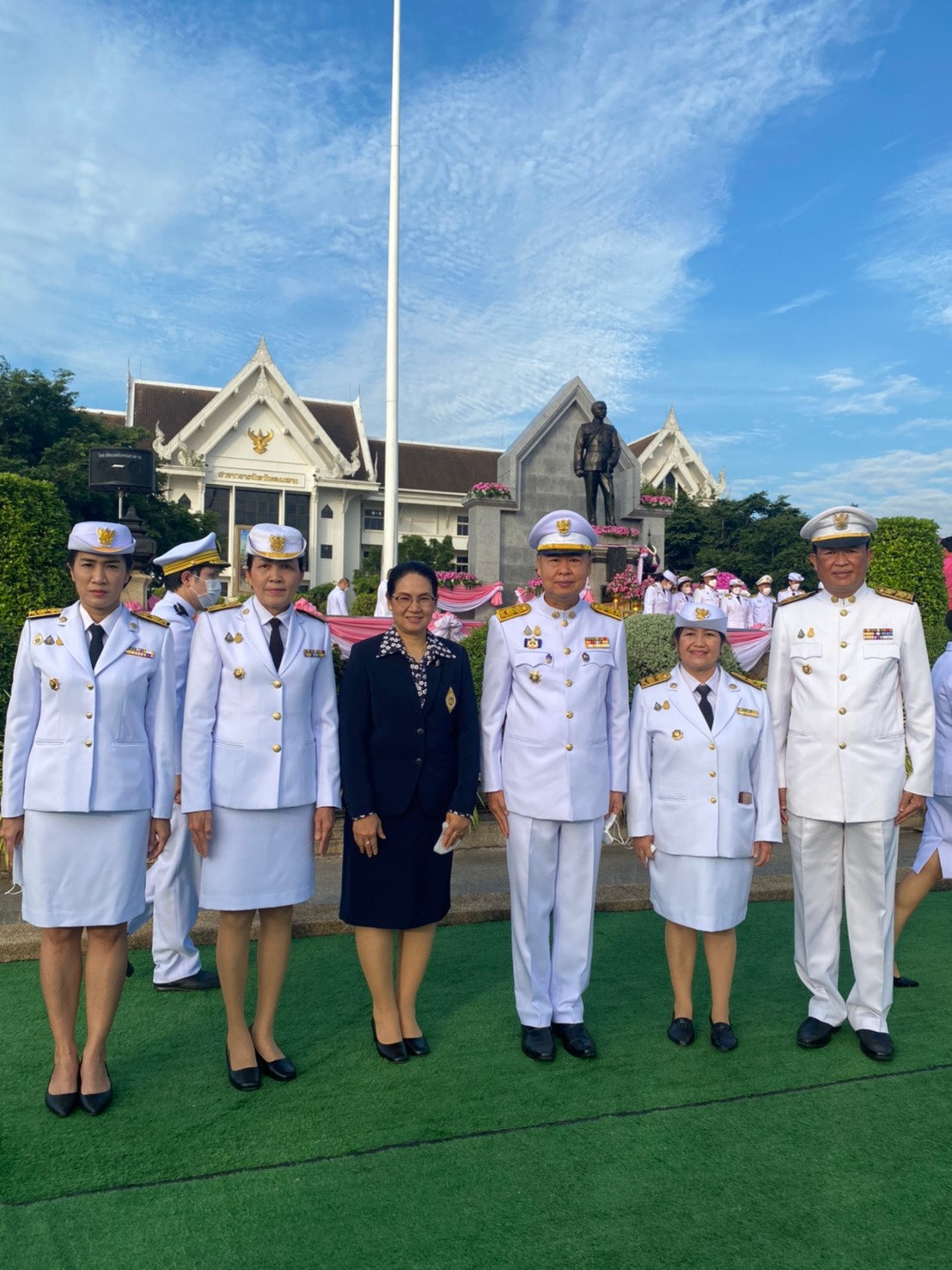 พช.หนองคาย ร่วมงานรัฐพิธีถวายราชสักการะเนื่องในวันคล้ายวันสวรรคต พระบาทสมเด็จพระจุลจอมเกล้าเจ้าอยู่หัว