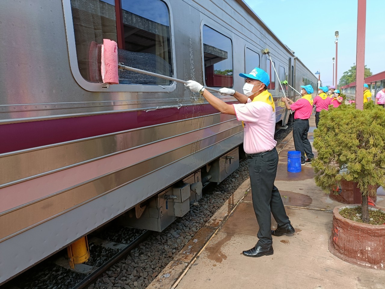 พช.หนองคาย ร่วมกิจกรรมจิตอาสาพัฒนาเนื่องในโอกาสวันคล้ายวันสวรรคตพระบาทสมเด็จพระจุลจอมเกล้าเจ้าอยู่หัว “วันปิยมหาราช”