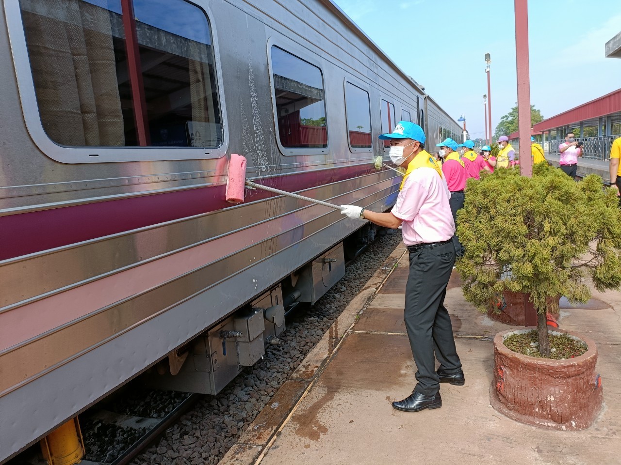 พช.หนองคาย ร่วมกิจกรรมจิตอาสาพัฒนาเนื่องในโอกาสวันคล้ายวันสวรรคตพระบาทสมเด็จพระจุลจอมเกล้าเจ้าอยู่หัว “วันปิยมหาราช”