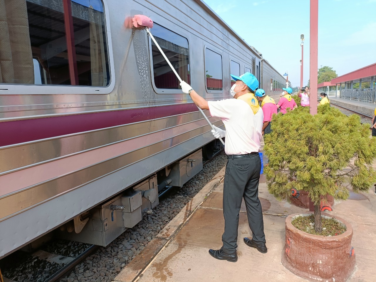 พช.หนองคาย ร่วมกิจกรรมจิตอาสาพัฒนาเนื่องในโอกาสวันคล้ายวันสวรรคตพระบาทสมเด็จพระจุลจอมเกล้าเจ้าอยู่หัว “วันปิยมหาราช”