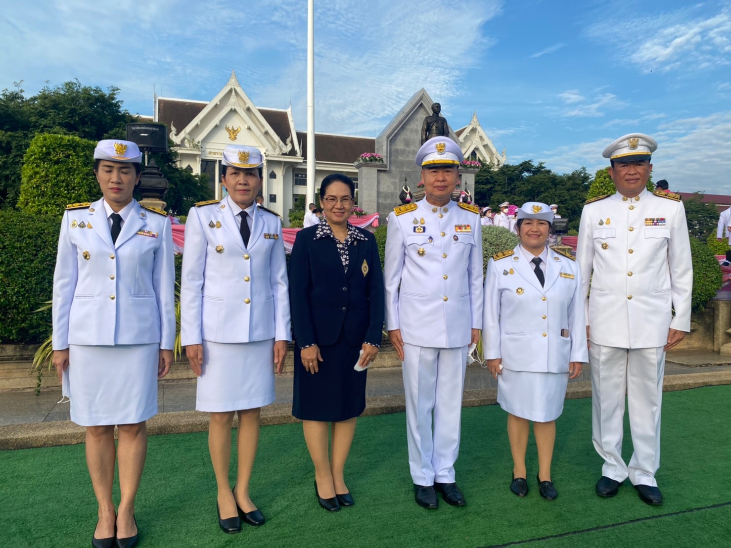 พช.หนองคาย ร่วมงานรัฐพิธีถวายราชสักการะเนื่องในวันคล้ายวันสวรรคต พระบาทสมเด็จพระจุลจอมเกล้าเจ้าอยู่หัว