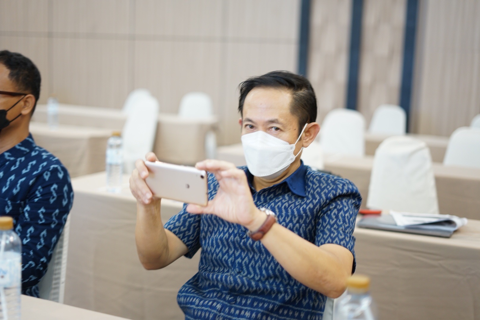 พัฒนาชุมชนจังหวัดหนองคาย ติวเข้มเทคนิคเขียนข่าวและการใช้สื่อโซเชียลในการสร้างภาพลักษณ์ที่ดี ภายใต้โครงการเสริมสร้างศักยภาพบุคลากรในการปฏิบัติงานเพื่อขับเคลื่อนงานพัฒนาชุมชน