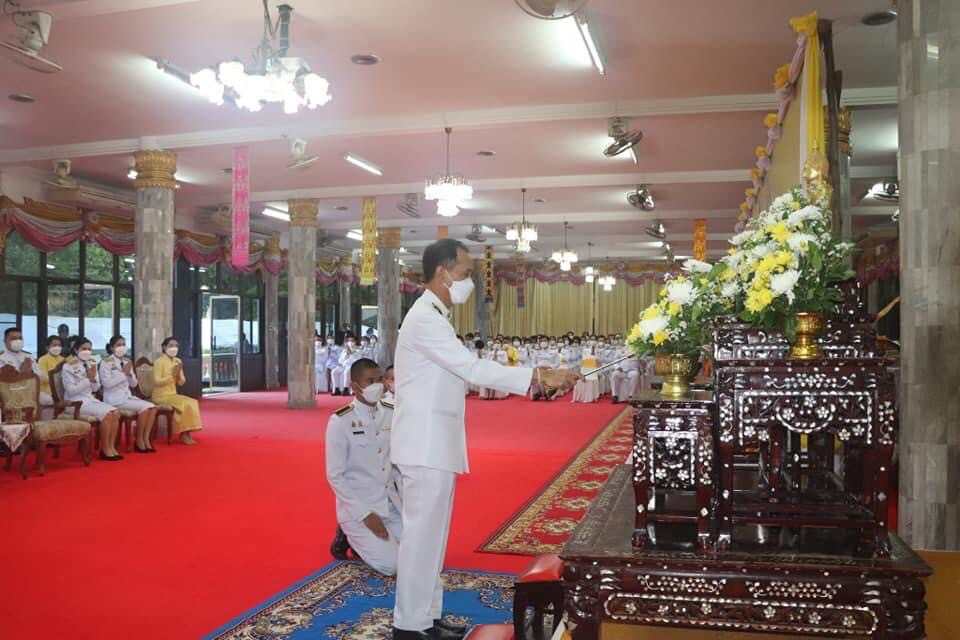 พช.หนองคาย ร่วมพิธีทำบุญตักบาตรถวายพระราชกุศลและน้อมรำลึกในพระมหากรุณาธิคุณ เนื่องในวันคล้ายวันสวรรคต พระบาทสมเด็จพระบรมชนกาธิเบศร มหาภูมิพลอดุลยเดชมหาราช บรมนาถบพิตร 13 ตุลาคม 2565