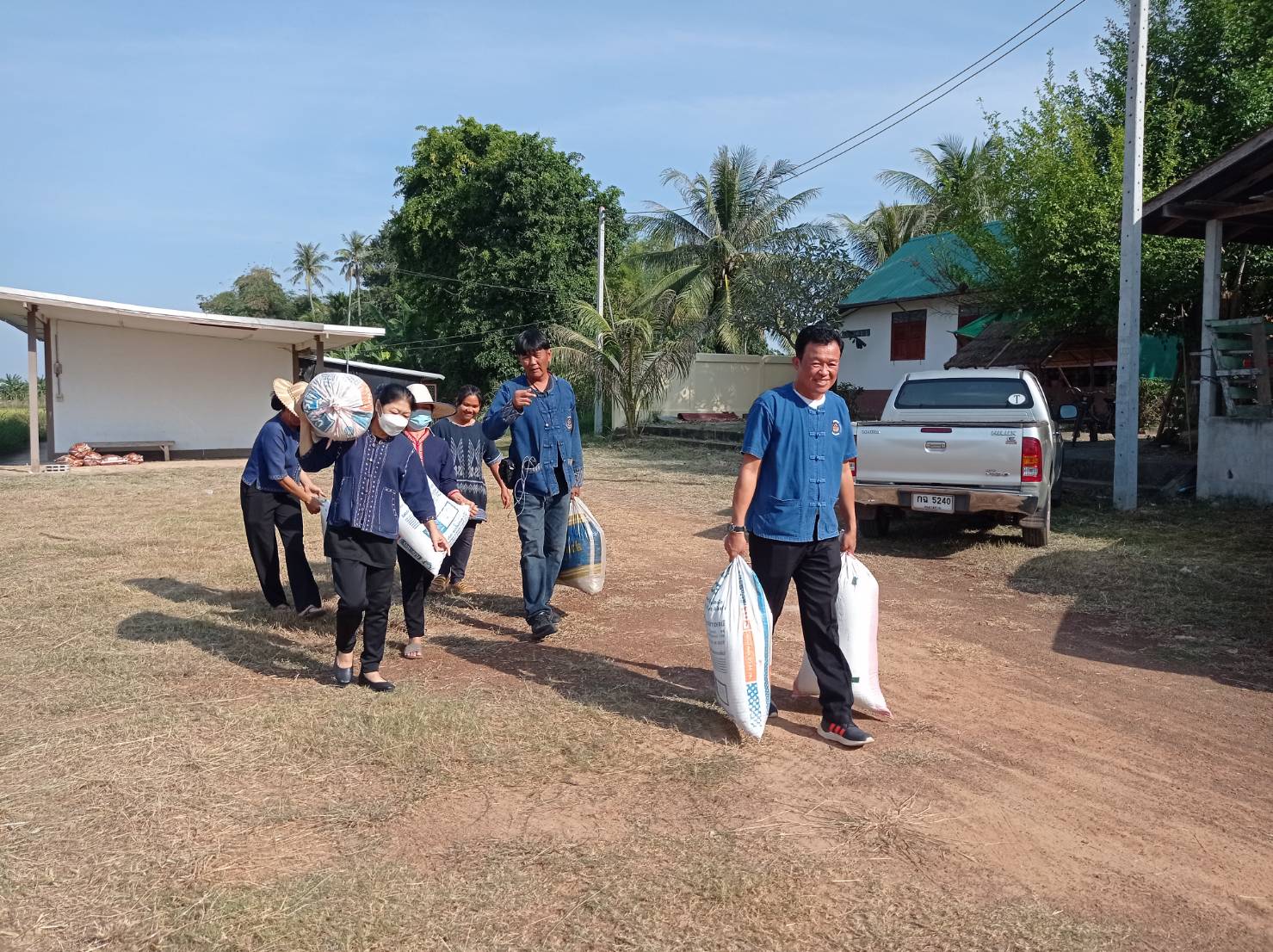 พช.หนองคาย ฝึกปฏิบัติการสร้างความมั่นคงทางอาหาร ในพื้นที่ 30 ตารางวา เรียนรู้การใช้พื้นที่ที่มีอย่างจำกัดให้เกิดประโยชน์สูงสุด ในการสร้างความมั่นคงทางอาหารให้กับครัวเรือน