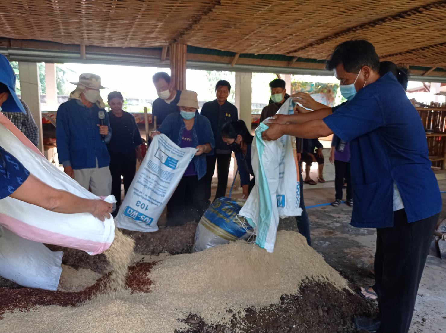 พช.หนองคาย ฝึกปฏิบัติการสร้างความมั่นคงทางอาหาร ในพื้นที่ 30 ตารางวา เรียนรู้การใช้พื้นที่ที่มีอย่างจำกัดให้เกิดประโยชน์สูงสุด ในการสร้างความมั่นคงทางอาหารให้กับครัวเรือน