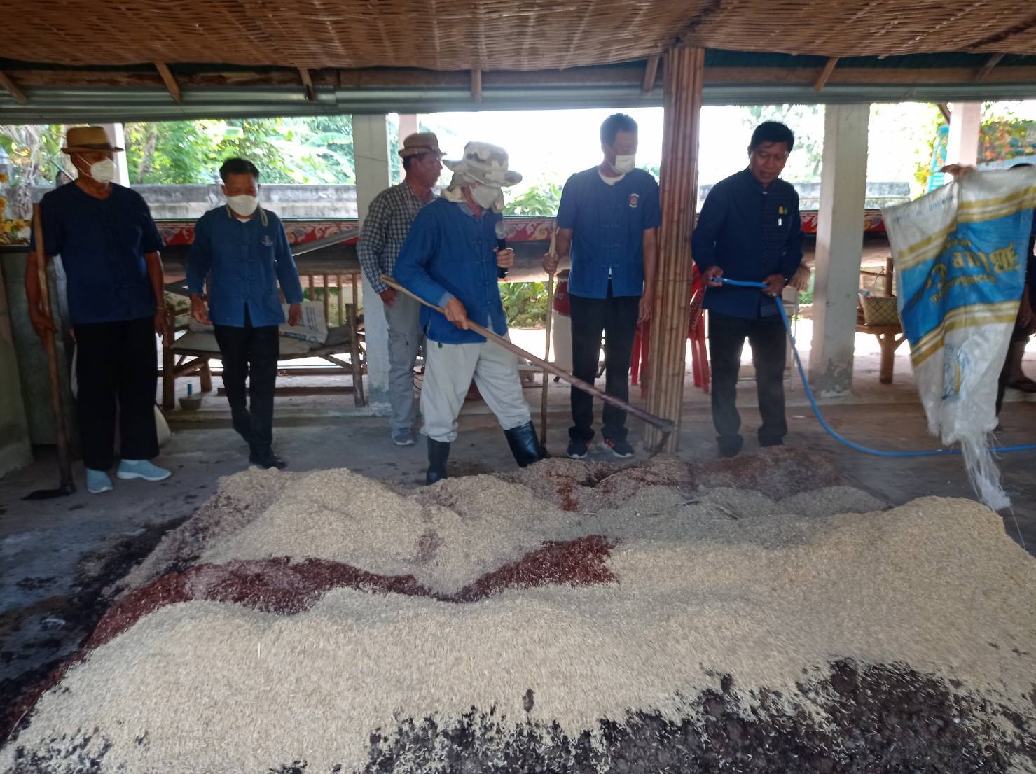 พช.หนองคาย ฝึกปฏิบัติการสร้างความมั่นคงทางอาหาร ในพื้นที่ 30 ตารางวา เรียนรู้การใช้พื้นที่ที่มีอย่างจำกัดให้เกิดประโยชน์สูงสุด ในการสร้างความมั่นคงทางอาหารให้กับครัวเรือน