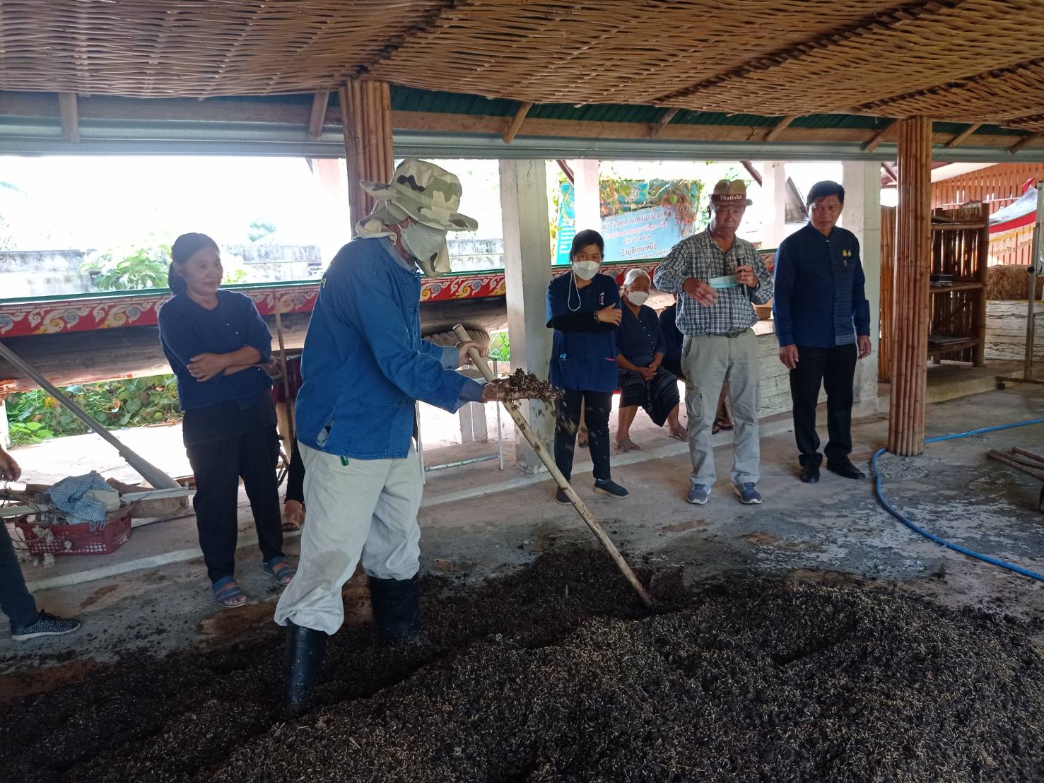 พช.หนองคาย ฝึกปฏิบัติการสร้างความมั่นคงทางอาหาร ในพื้นที่ 30 ตารางวา เรียนรู้การใช้พื้นที่ที่มีอย่างจำกัดให้เกิดประโยชน์สูงสุด ในการสร้างความมั่นคงทางอาหารให้กับครัวเรือน