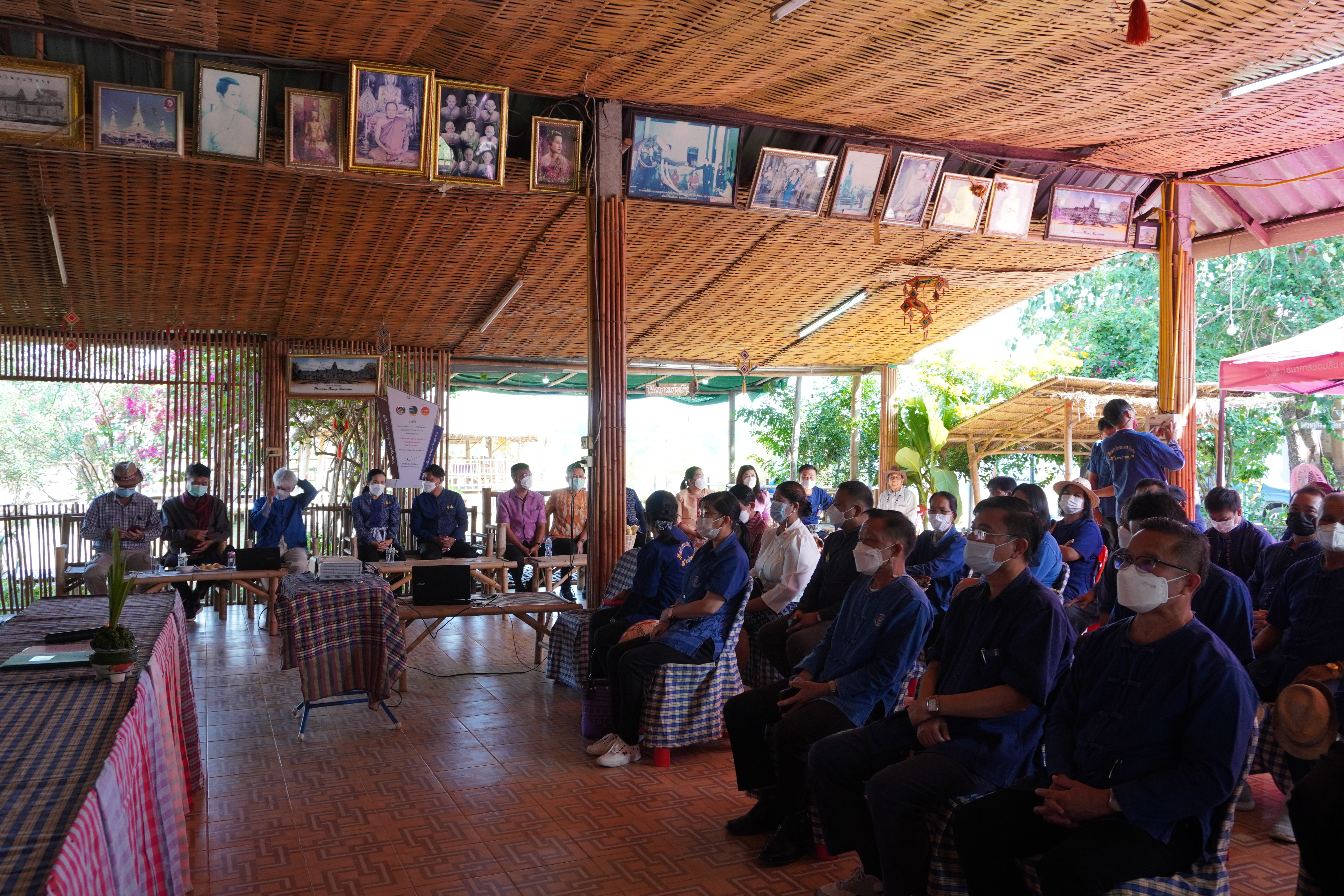 พช.หนองคาย ฝึกปฏิบัติการสร้างความมั่นคงทางอาหาร ในพื้นที่ 30 ตารางวา เรียนรู้การใช้พื้นที่ที่มีอย่างจำกัดให้เกิดประโยชน์สูงสุด ในการสร้างความมั่นคงทางอาหารให้กับครัวเรือน