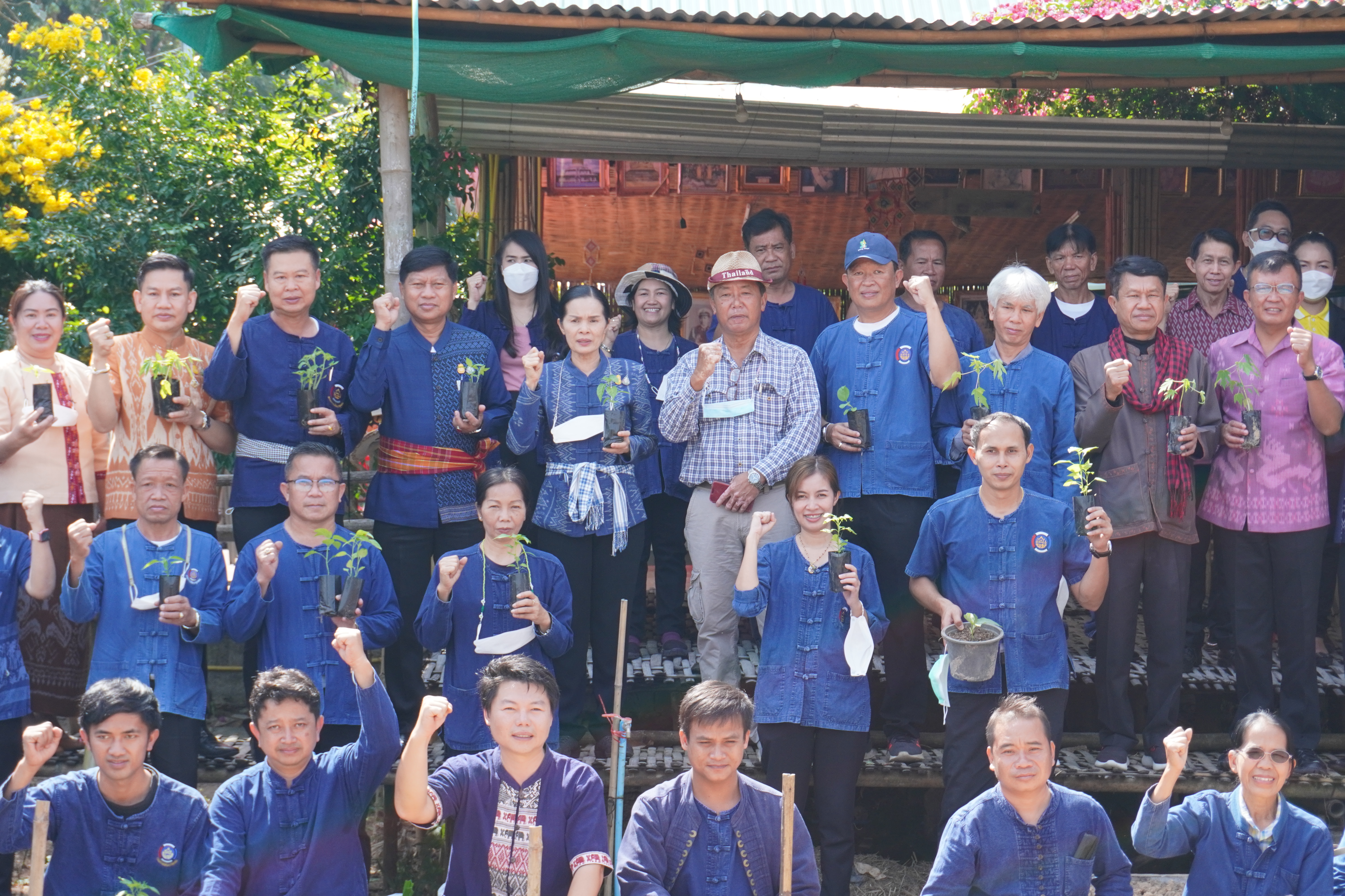 พช.หนองคาย ฝึกปฏิบัติการสร้างความมั่นคงทางอาหาร ในพื้นที่ 30 ตารางวา เรียนรู้การใช้พื้นที่ที่มีอย่างจำกัดให้เกิดประโยชน์สูงสุด ในการสร้างความมั่นคงทางอาหารให้กับครัวเรือน