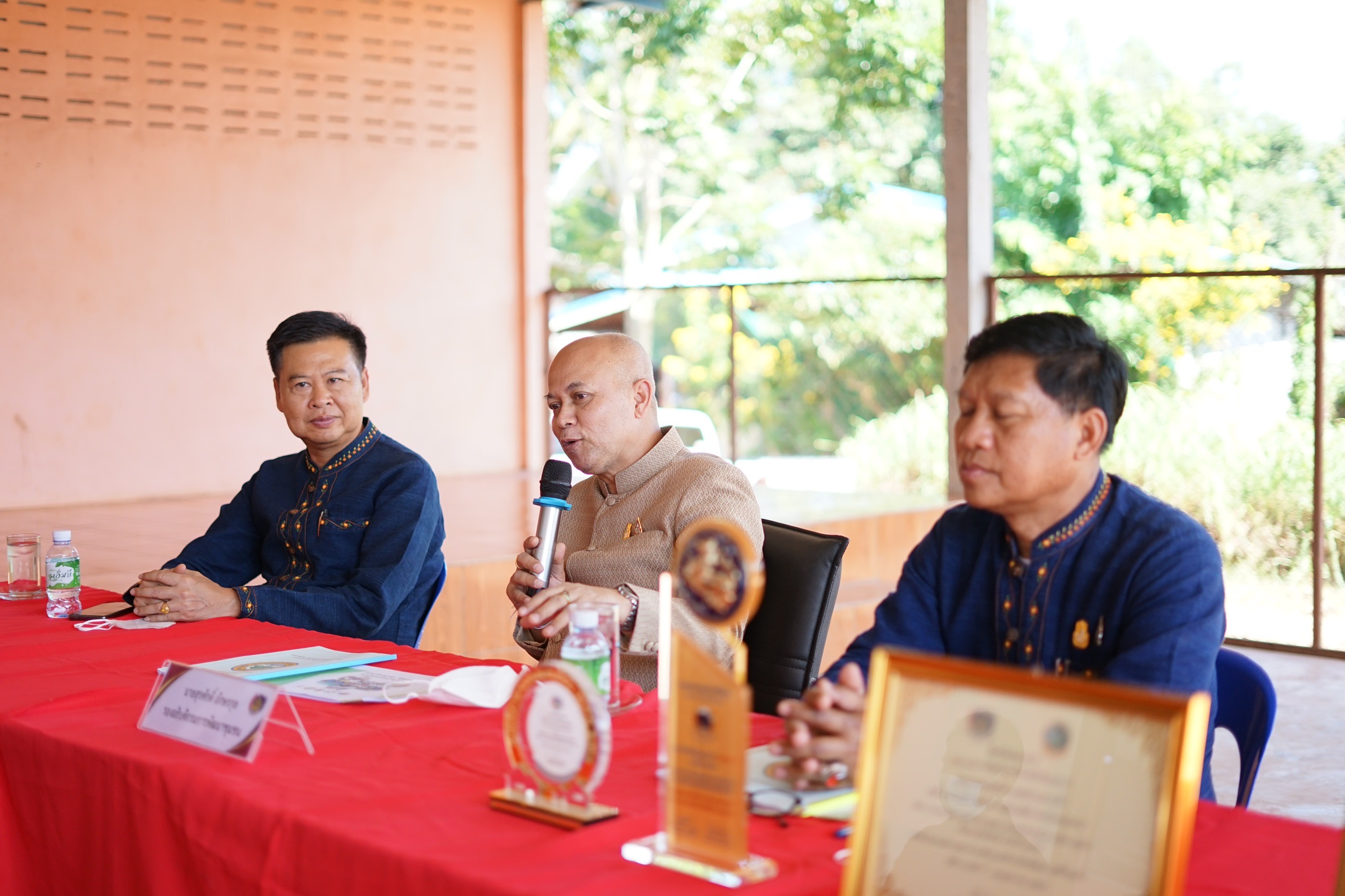 รองอธิบดีกรมการพัฒนาชุมชน (นายสุรศักดิ์ อักษรกุล) ติดตามการขับเคลื่อนการดำเนินงานพัฒนาชุมชน ในพื้นที่จังหวัดหนองคาย