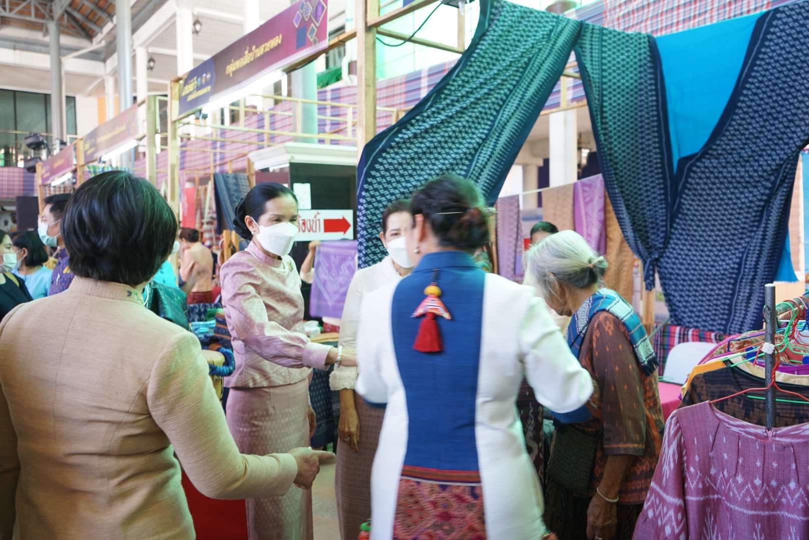 พช.หนองคาย จัดโครงการพัฒนาและแปรรูปผลิตภัณฑ์ผ้าพื้นเมืองจังหวัดหนองคาย  “เสน่ห์ผ้า เสน่ห์เมืองหนองคาย”