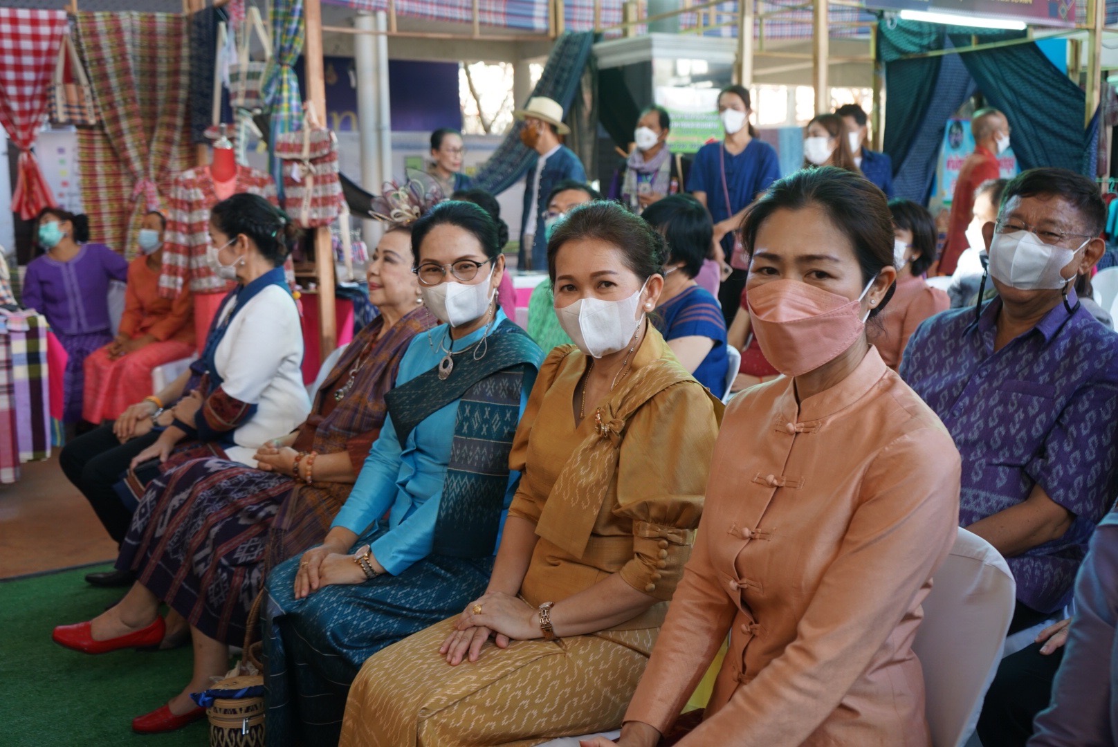 พช.หนองคาย จัดโครงการพัฒนาและแปรรูปผลิตภัณฑ์ผ้าพื้นเมืองจังหวัดหนองคาย  “เสน่ห์ผ้า เสน่ห์เมืองหนองคาย”