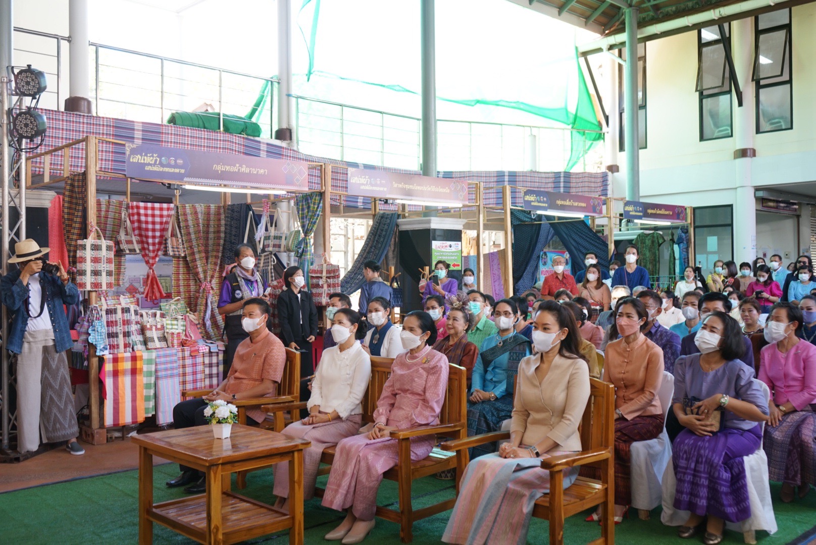พช.หนองคาย จัดโครงการพัฒนาและแปรรูปผลิตภัณฑ์ผ้าพื้นเมืองจังหวัดหนองคาย  “เสน่ห์ผ้า เสน่ห์เมืองหนองคาย”