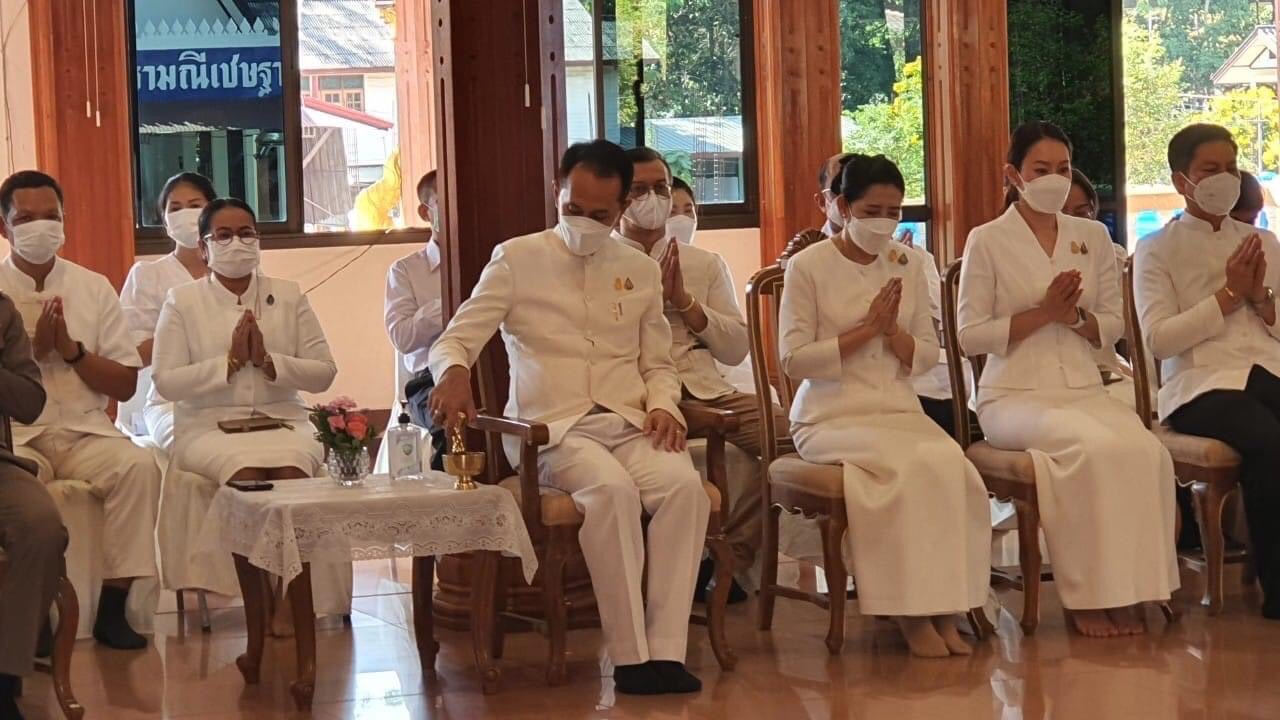 พช.หนองคาย ร่วมพิธีทำบุญและฟังเทศน์เฉลิมพระเกียรติ บทพระธรรมเทศนาเฉลิมพระธรรมบารมีใน “อุภินนมัตถจรกถา” เฉลิมพระธรรมบารมีสมเด็จพระนางเจ้าสิริกิติ์ พระบรมราชินีนาถ พระบรมราชชนนีพันปีหลวง