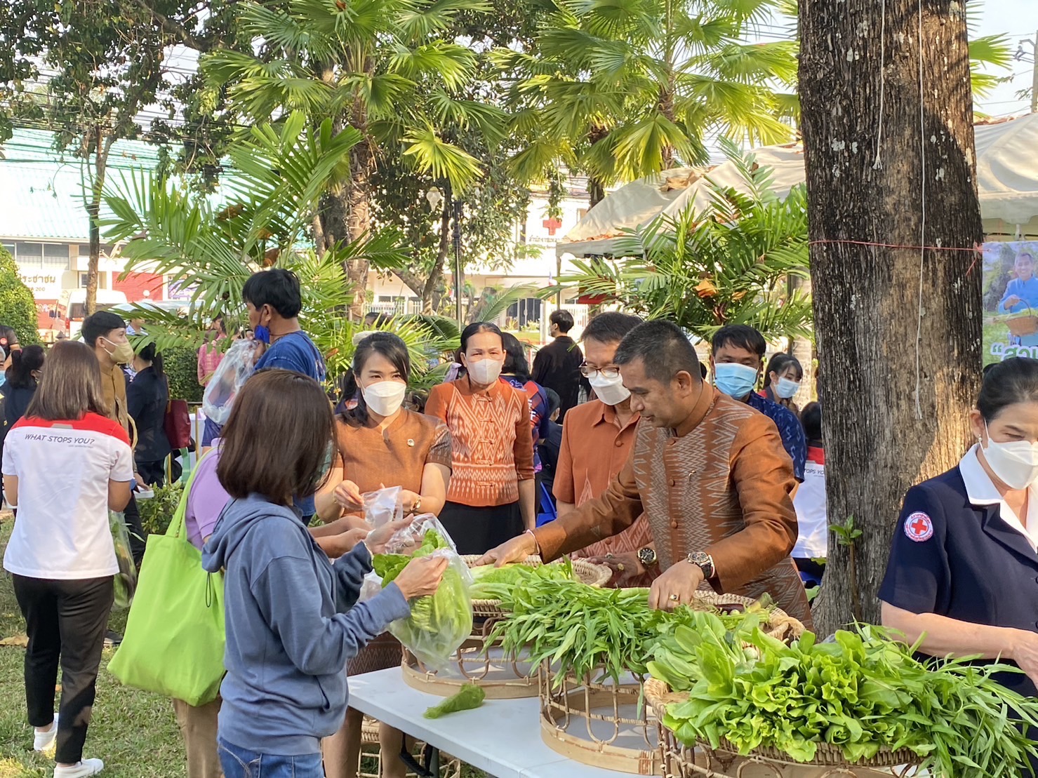 พช.หนองคาย ร่วมงาน “วันรวมน้ำใจกาชาด”