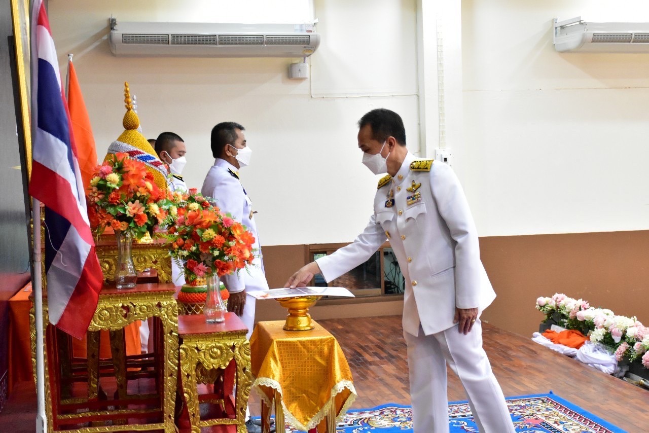 จังหวัดหนองคาย มอบแบบลายผ้าพระราชทาน “ผ้าลายดอกรักราชกัญญา “