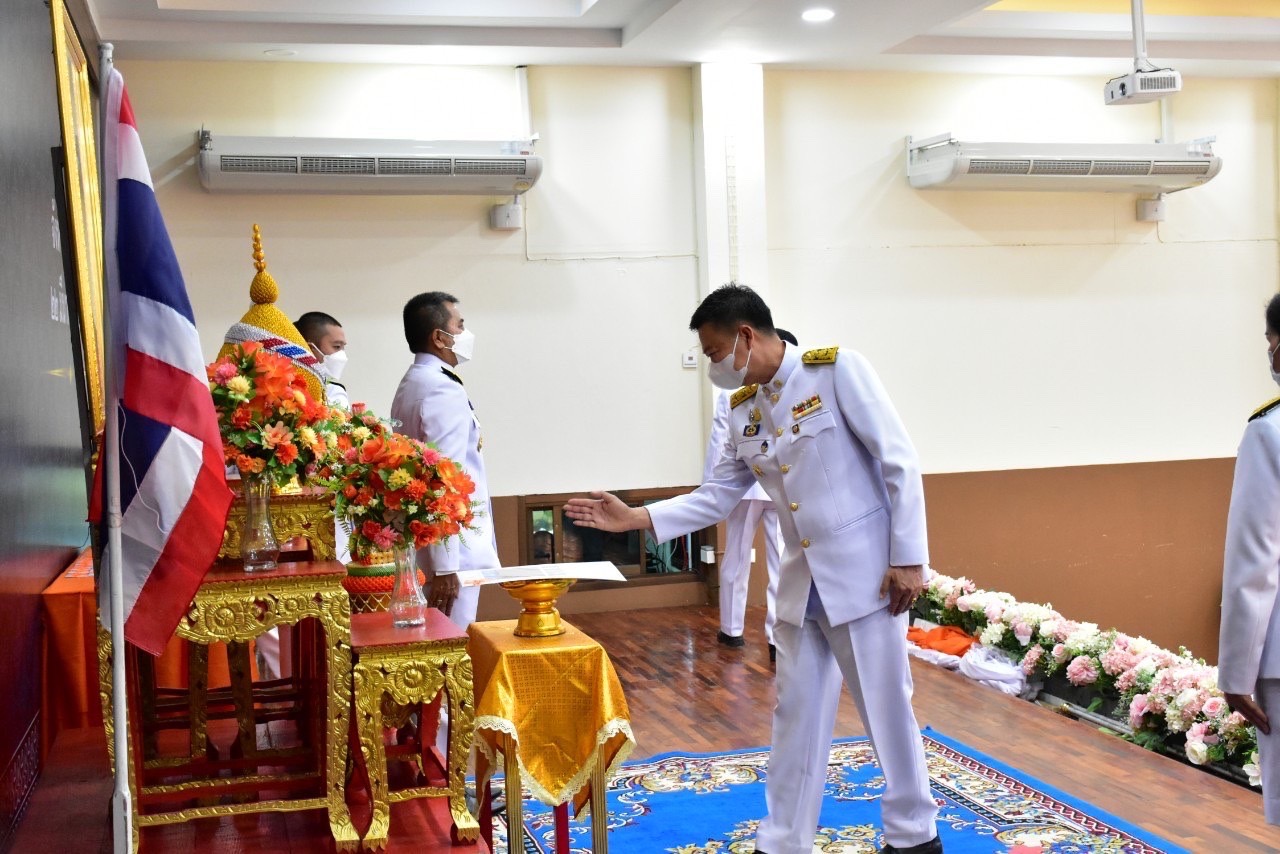 จังหวัดหนองคาย มอบแบบลายผ้าพระราชทาน “ผ้าลายดอกรักราชกัญญา “