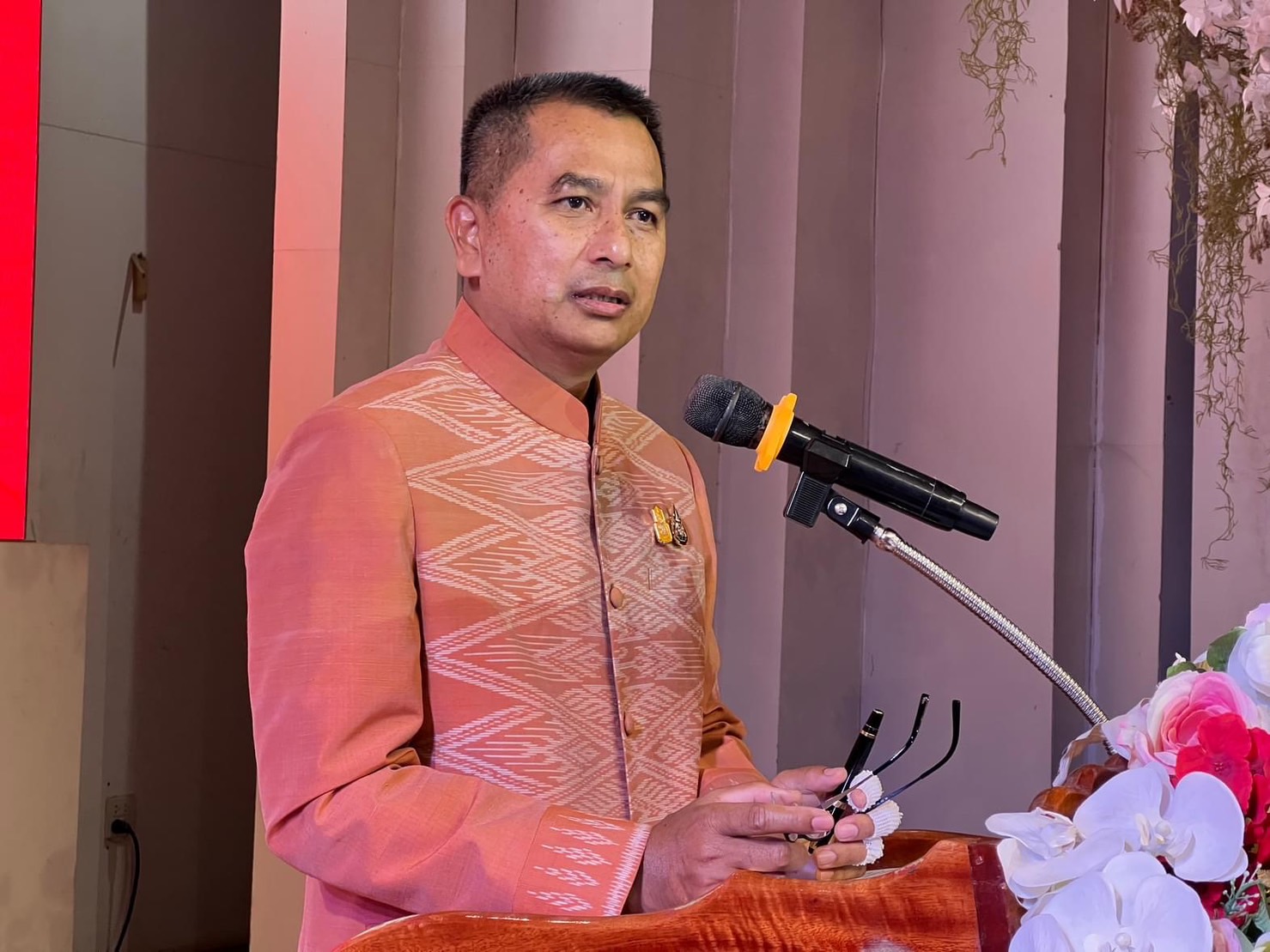 จังหวัดหนองคาย เดินแบบผ้าไทยเพื่อการกุศล