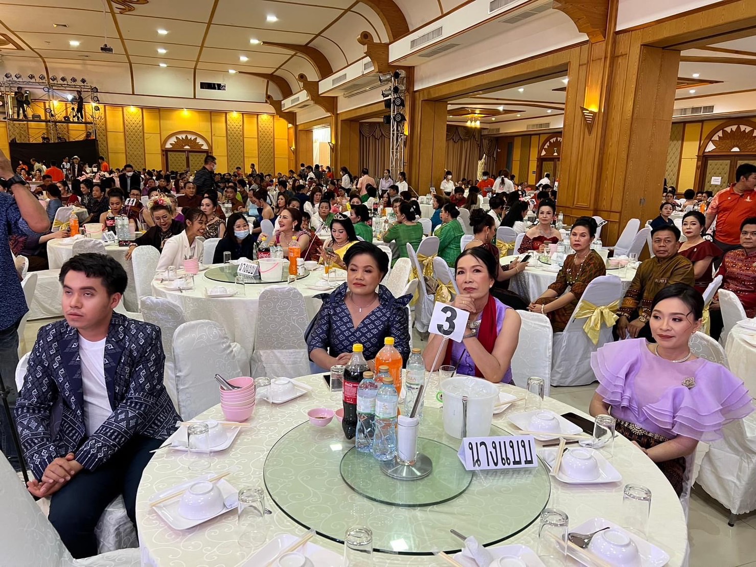 จังหวัดหนองคาย เดินแบบผ้าไทยเพื่อการกุศล