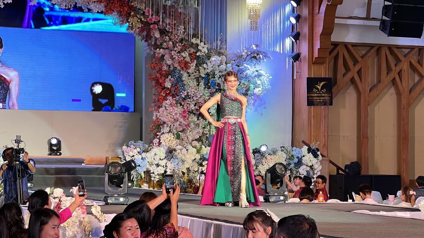 จังหวัดหนองคาย เดินแบบผ้าไทยเพื่อการกุศล