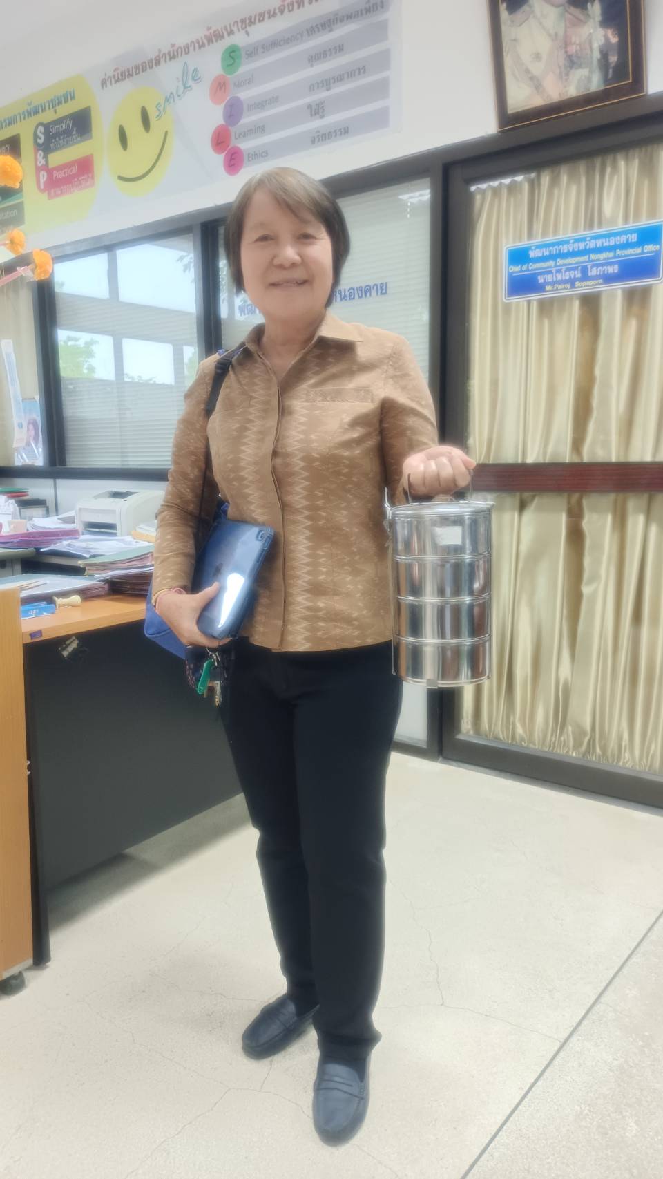 สำนักงานพัฒนาชุมชนจังหวัดหนองคาย รณรงค์การใช้ถุงผ้าและแก้วเก็บความเย็นแทนการใช้ถุงพลาสติก