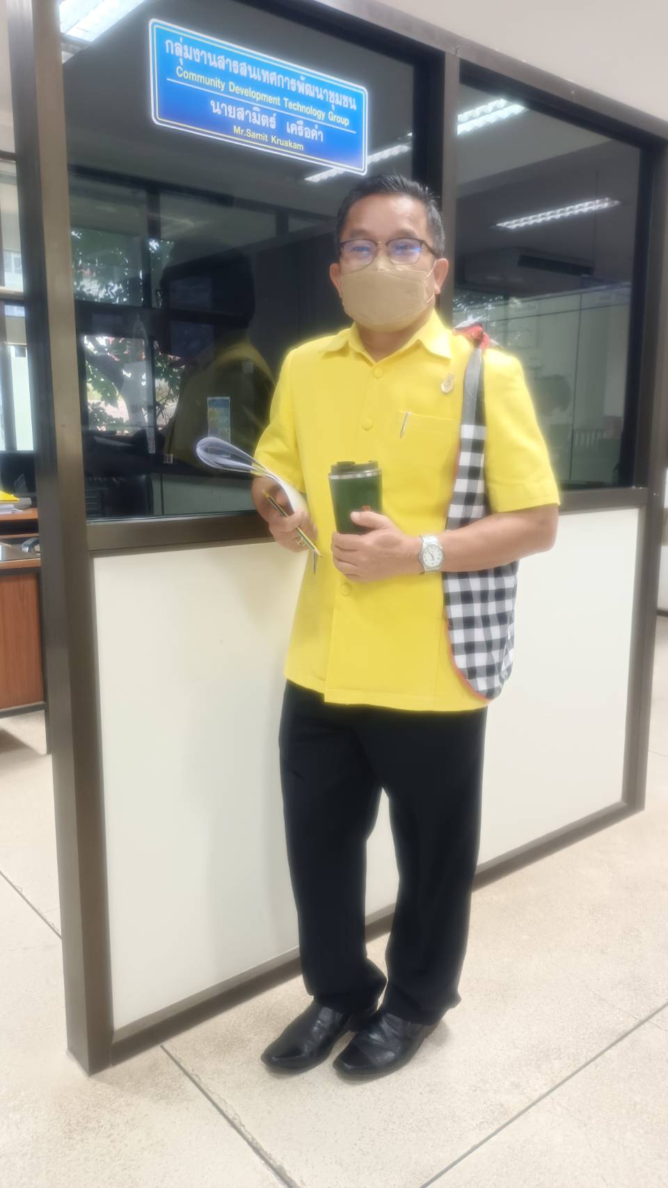 สำนักงานพัฒนาชุมชนจังหวัดหนองคาย รณรงค์การใช้ถุงผ้าและแก้วเก็บความเย็นแทนการใช้ถุงพลาสติก