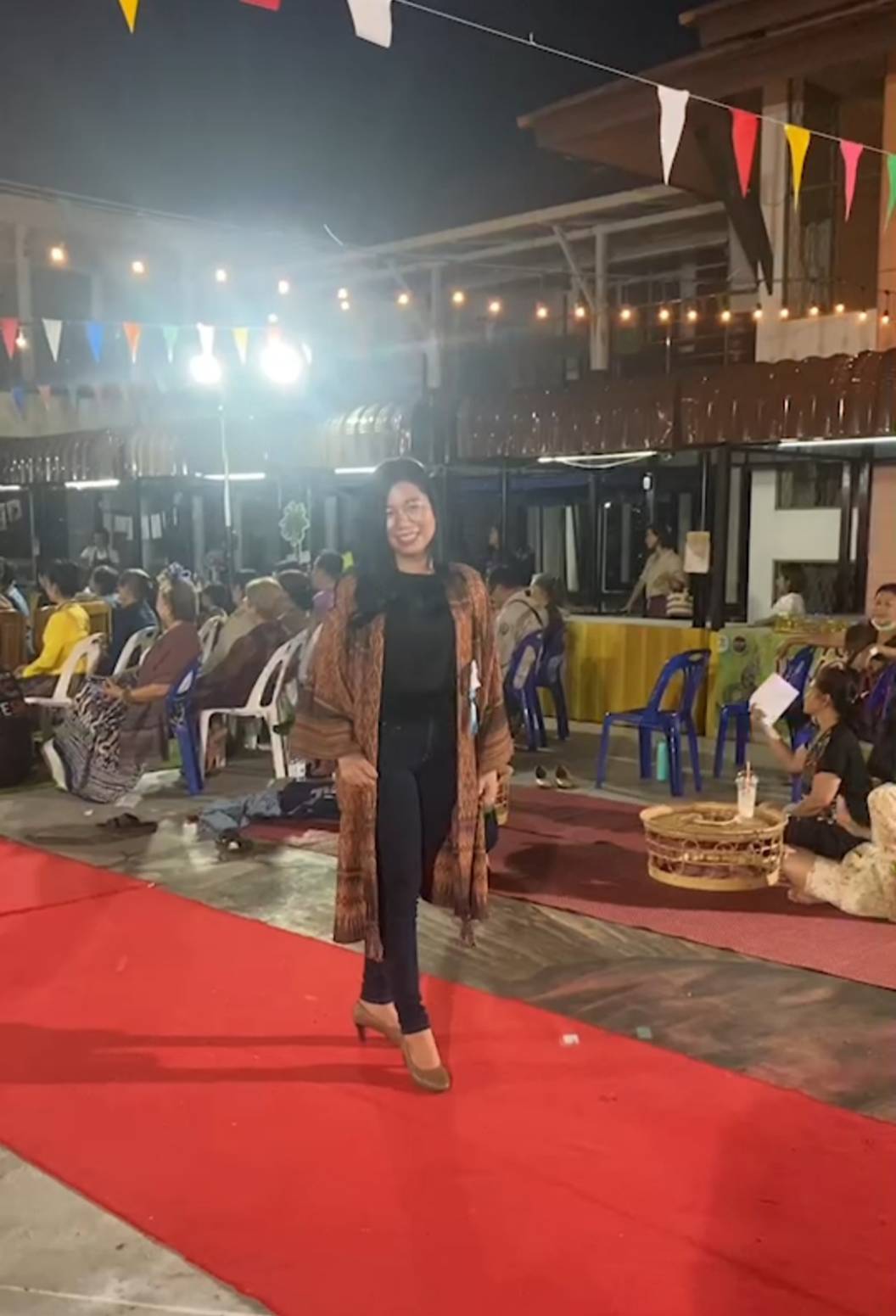 พช.หนองคาย จัดตลาดชุมชน คนหนองคาย ทุกวันจันทร์และศุกร์ เวลา 15:00 น เป็นต้นไป ณ ศูนย์ OTOP จังหวัดหนองคาย