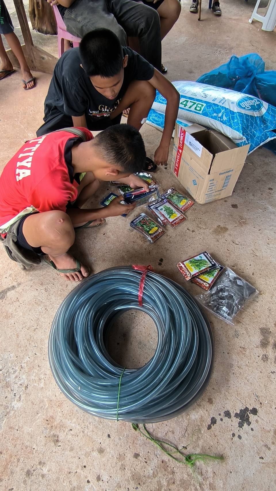 พช.หนองคาย มอบวัสดุฝึกอาชีพโครงการประชุมเครือข่ายกองทุนแม่ของแผ่นดินระดับจังหวัดหนุนเสริมสัมมาชีพแก่เยาวชนกลุ่มเสี่ยงหรือผู้ผ่านการบำบัด