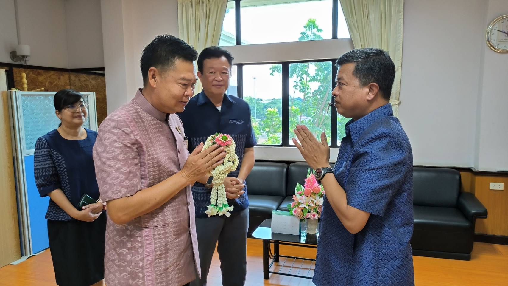 พัฒนาการจังหวัดหนองคาย สักการะสิ่งศักดิ์สิทธิ์ จ.หนองคาย และไหว้ลาผู้ว่าฯ รองผู้ว่าฯ ก่อนเข้าดำรงตำแหน่งเลขานุการกรมฯ