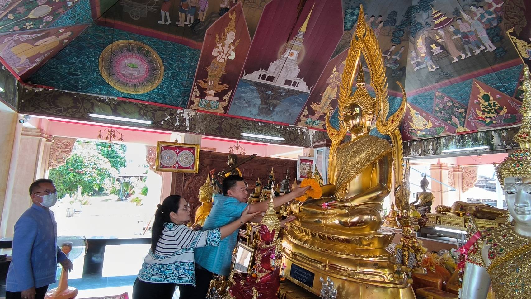 พัฒนาการจังหวัดหนองคาย สักการะสิ่งศักดิ์สิทธิ์ จ.หนองคาย และไหว้ลาผู้ว่าฯ รองผู้ว่าฯ ก่อนเข้าดำรงตำแหน่งเลขานุการกรมฯ