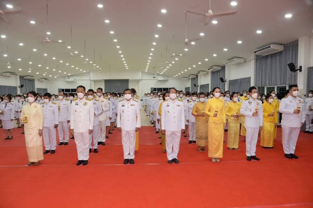 พช.หนองคาย ร่วมพิธีถวายเครื่องราชสักการะและวางพานพุ่ม และพิธีจุดเทียนชัยถวายพระพรชัยมงคล พระบาทสมเด็จพระเจ้าอยู่หัว เนื่องในโอกาสมหามงคลวันเฉลิมพระชนพรรษา 28 กรกฎาคม 2566