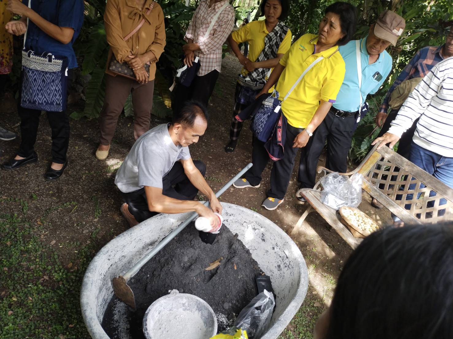 จังหวัดหนองคาย ดำเนินโครงการเสริมสร้างรายได้ด้วยเครือข่ายเกษตรปลอดภัย กิจกรรมศึกษาดูงานพื้นที่ต้นแบบการส่งเสริมและพัฒนาศักยภาพเครือข่ายเกษตรปลอดภัยระดับจังหวัด