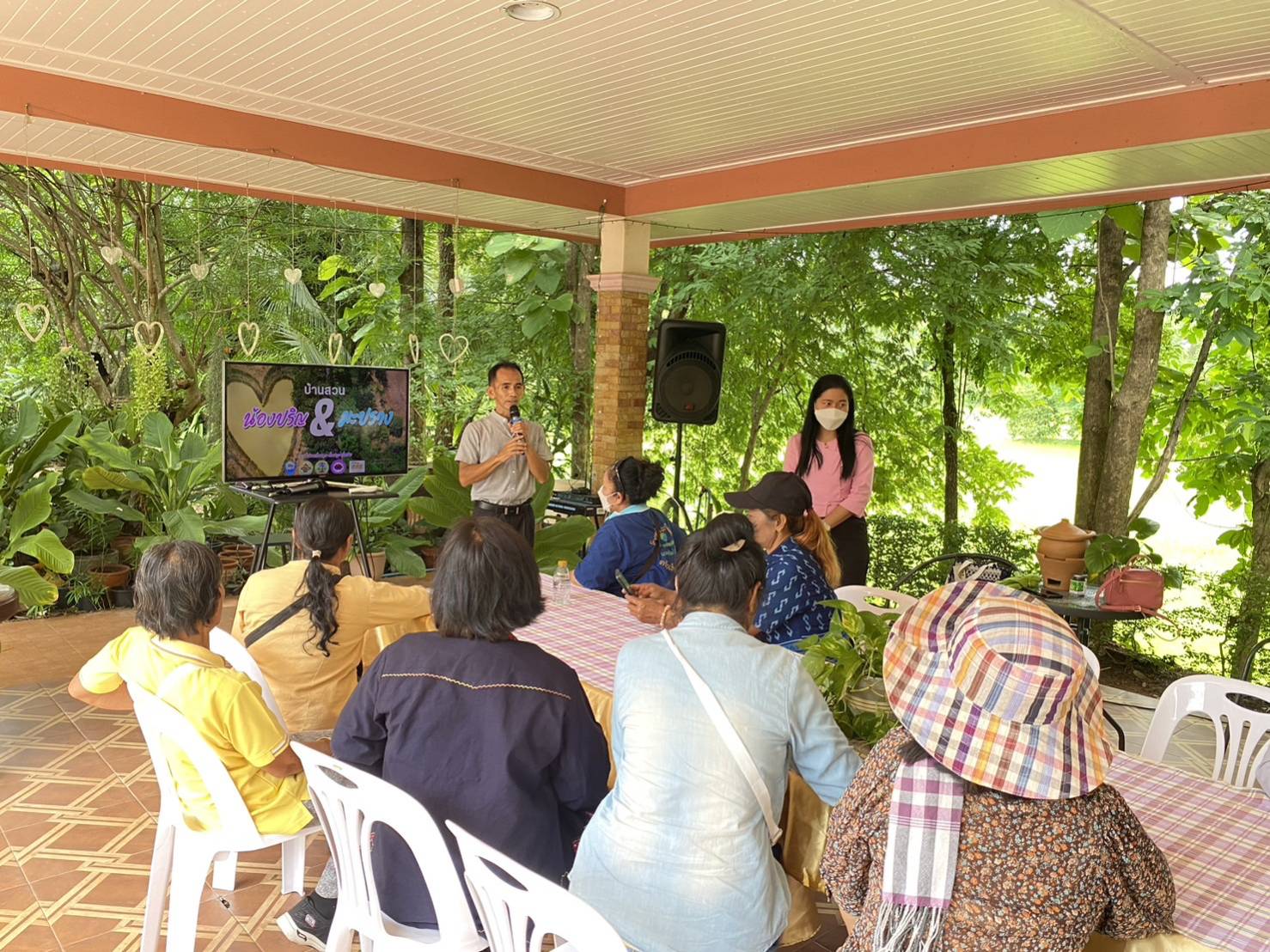 จังหวัดหนองคาย ดำเนินโครงการเสริมสร้างรายได้ด้วยเครือข่ายเกษตรปลอดภัย กิจกรรมศึกษาดูงานพื้นที่ต้นแบบการส่งเสริมและพัฒนาศักยภาพเครือข่ายเกษตรปลอดภัยระดับจังหวัด