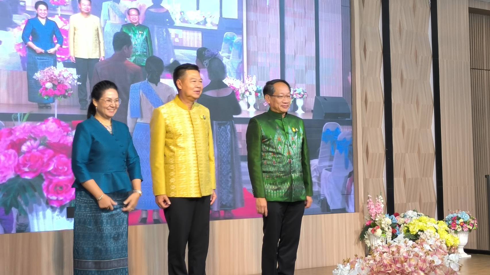 จ.หนองคาย จัดงานเดินแบบแสดงชุดผ้าไทย โครงการสืบสานอนุรักษ์ศิลป์ผ้าถิ่นไทย “ผ้าไทยใส่ให้สนุก”