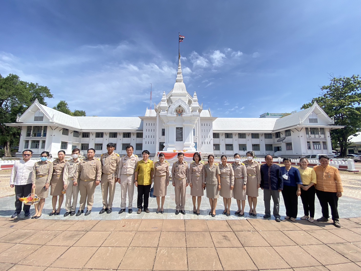 พจ.หนองคาย สักการะสิ่งศักดิ์สิทธิ์ เมืองหนองคาย และรายงานตัวกับรองผู้ว่าฯ เนื่องในโอกาสย้ายมาดำรงตำแหน่งฯ