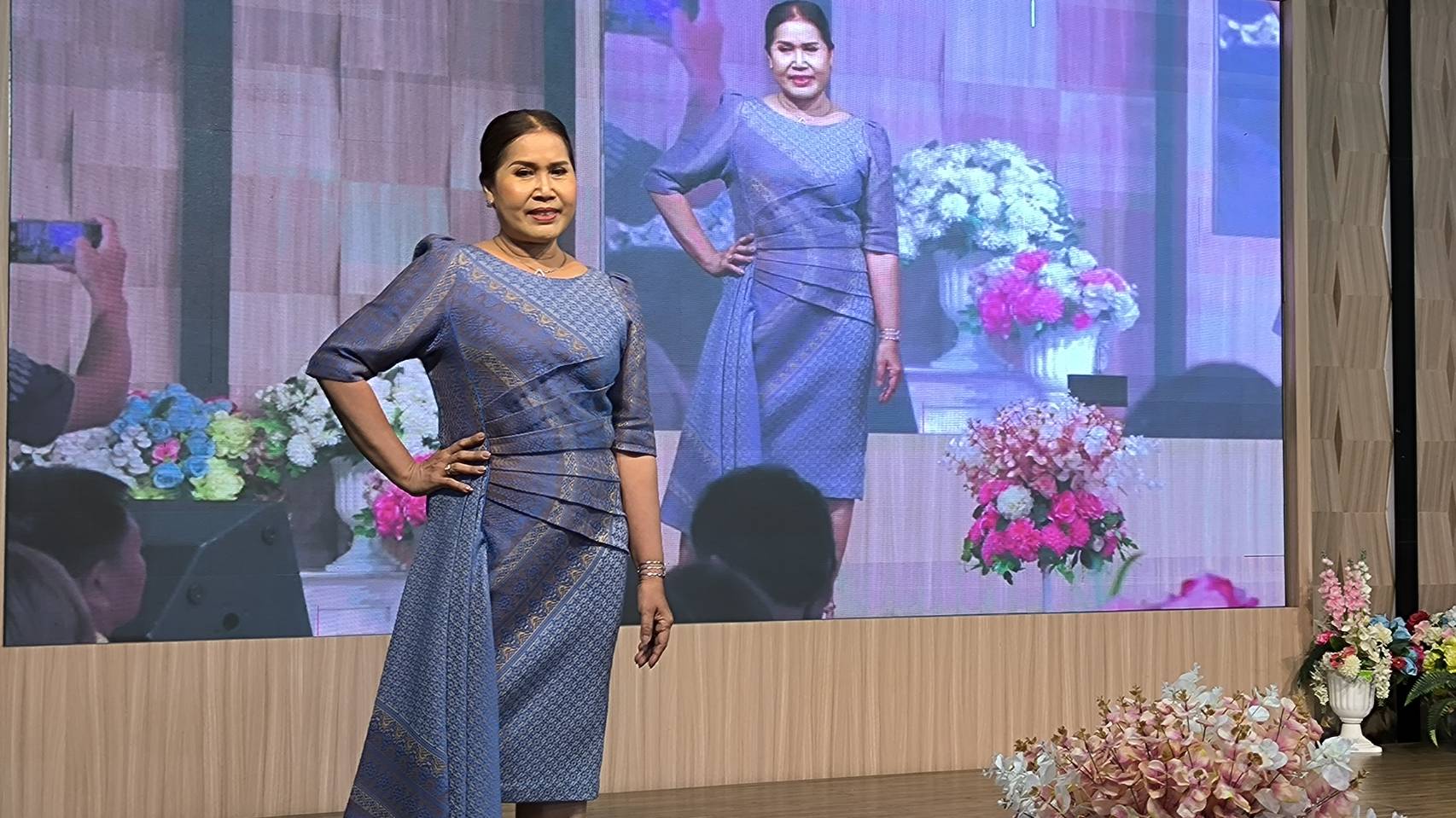 จ.หนองคาย จัดงานเดินแบบแสดงชุดผ้าไทย โครงการสืบสานอนุรักษ์ศิลป์ผ้าถิ่นไทย “ผ้าไทยใส่ให้สนุก”