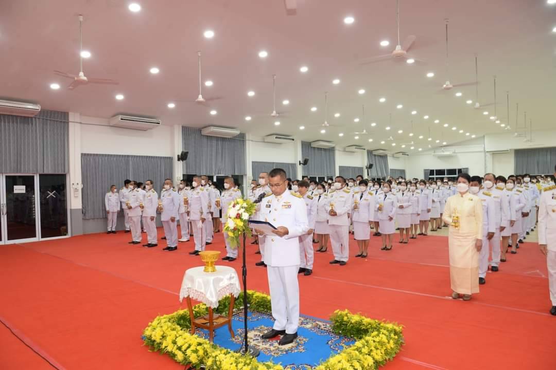 พช.หนองคาย ร่วมพิธีถวายเครื่องราชสักการะและวางพานพุ่ม และพิธีจุดเทียนชัยถวายพระพรชัยมงคล พระบาทสมเด็จพระเจ้าอยู่หัว เนื่องในโอกาสมหามงคลวันเฉลิมพระชนพรรษา 28 กรกฎาคม 2566