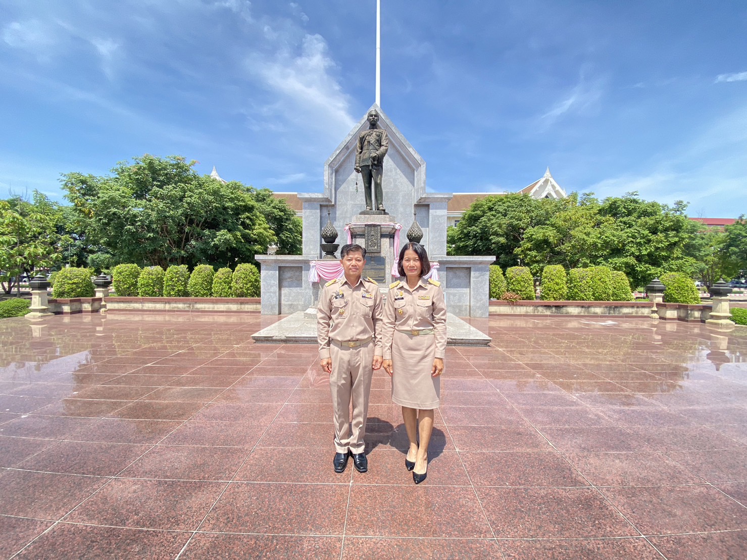 พจ.หนองคาย สักการะสิ่งศักดิ์สิทธิ์ เมืองหนองคาย และรายงานตัวกับรองผู้ว่าฯ เนื่องในโอกาสย้ายมาดำรงตำแหน่งฯ