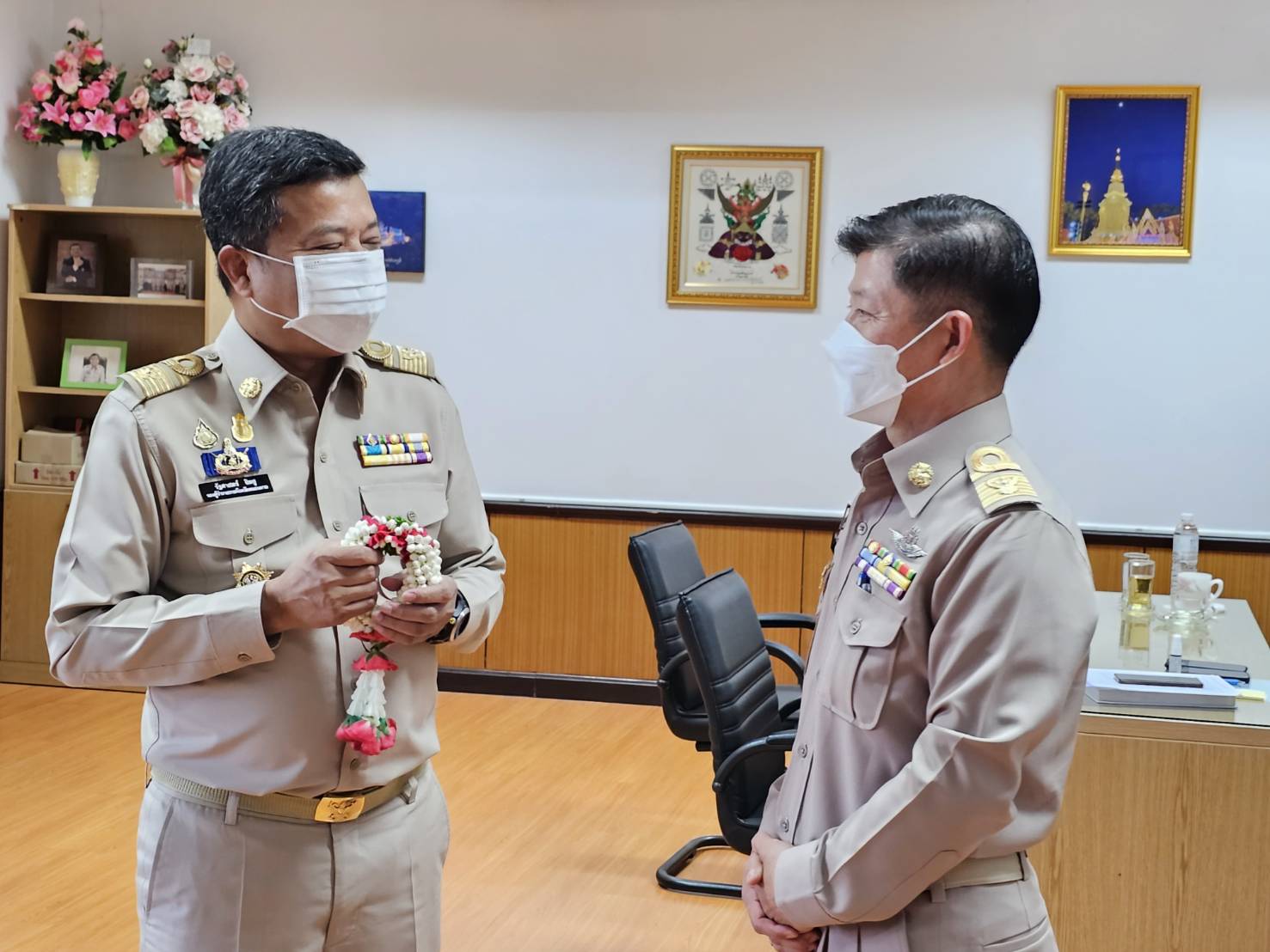 พจ.หนองคาย สักการะสิ่งศักดิ์สิทธิ์ เมืองหนองคาย และรายงานตัวกับรองผู้ว่าฯ เนื่องในโอกาสย้ายมาดำรงตำแหน่งฯ