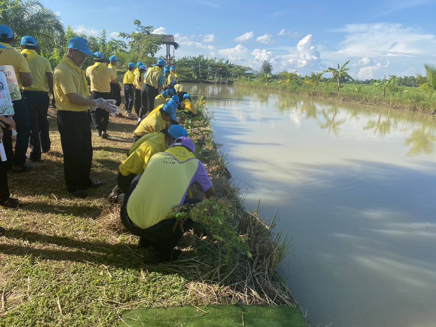 พช.หนองคาย ร่วมกับศูนย์ผู้นำจิตอาสาพัฒนาชุมชน รวมพลังจัดกิจกรรม “จิตอาสาพัฒนาชุมชน เอามื้อสามัคคี ทำความดีถวายในหลวง” เฉลิมพระเกียรติพระบาทสมเด็จพระวชิรเกล้าเจ้าอยู่หัว เนื่องในโอกาสวันเฉลิมพระชนมพรรษา 28 กรกฎาคม 2566 โดยศูนย์ผู้นำจิตอาสาพัฒนาชุมชน